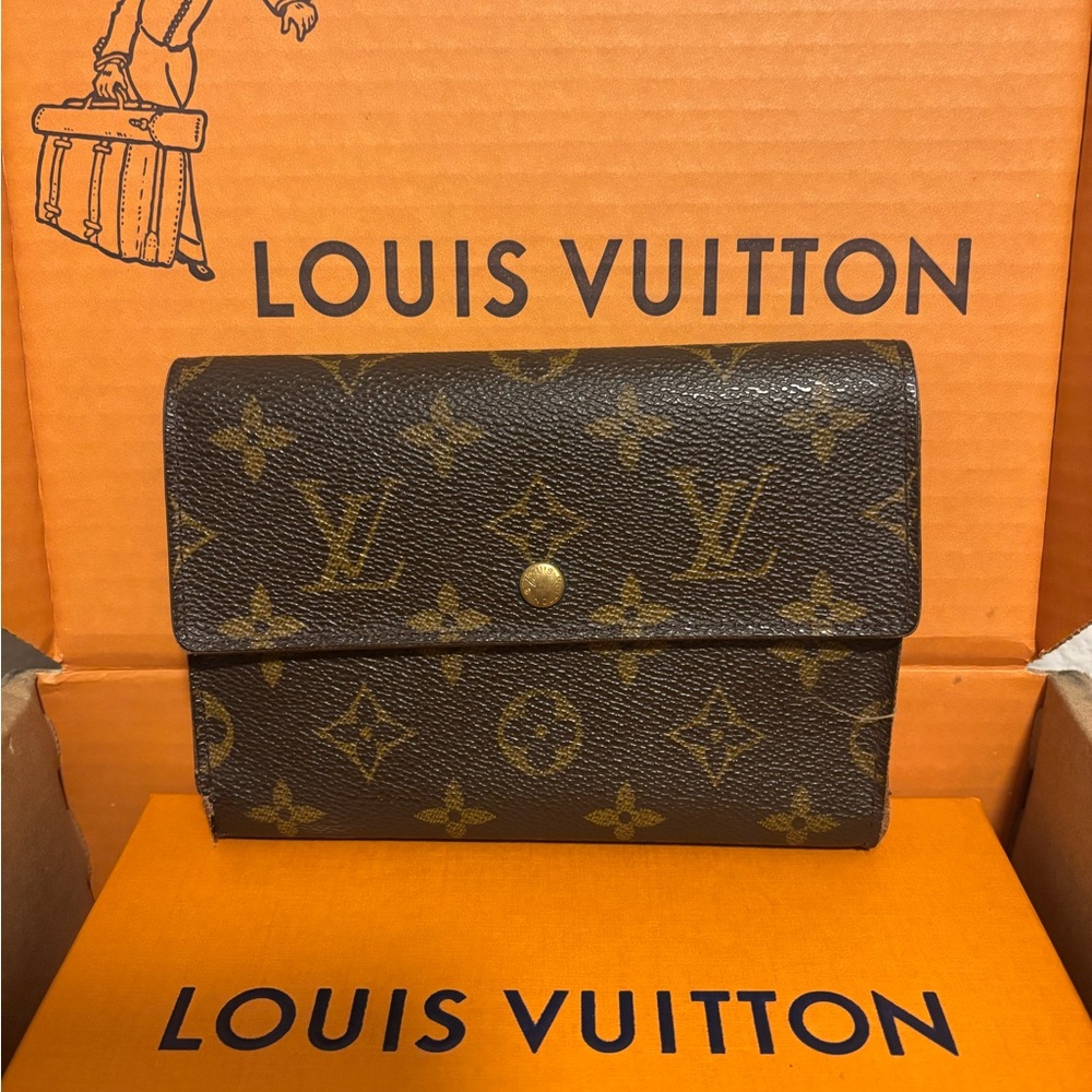 Louis Vuitton Monogram Porte Tresor International Wallet